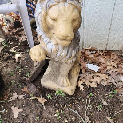 Pair of Concrete lions