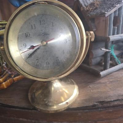 Swivel clock