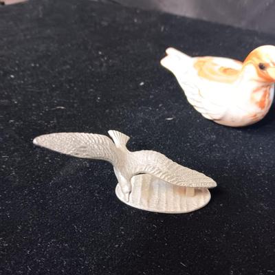 GINGER JAR W/RAISED SEAGULLS, A SEAGULL FROM JUNEAU ALASKA AND A FLORAL MUSICAL TRINKET BOXMUS