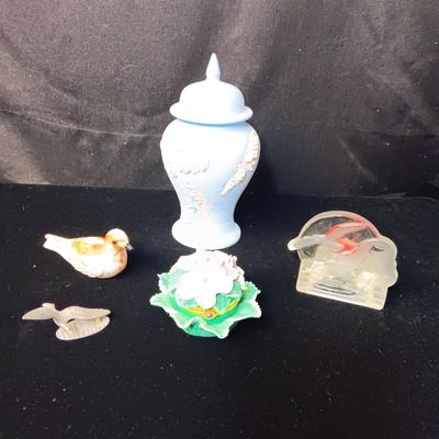 GINGER JAR W/RAISED SEAGULLS, A SEAGULL FROM JUNEAU ALASKA AND A FLORAL MUSICAL TRINKET BOXMUS