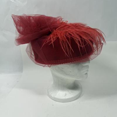 Vintage Hat lot with hat box