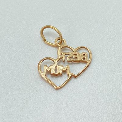 LOT 320: Gold Best Mom Charm - 14KT, TW 0.32g
