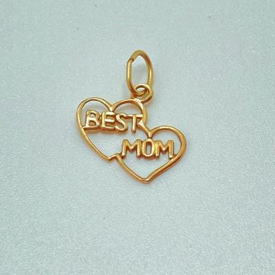 LOT 320: Gold Best Mom Charm - 14KT, TW 0.32g