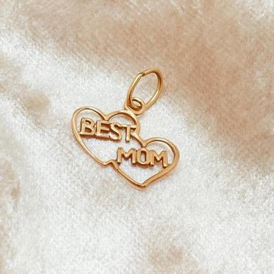 LOT 320: Gold Best Mom Charm - 14KT, TW 0.32g