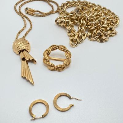 LOT 606: Gold Tone / Gold Plate Jewelry Collection - Monet, Art, Brass Stick Pin and More