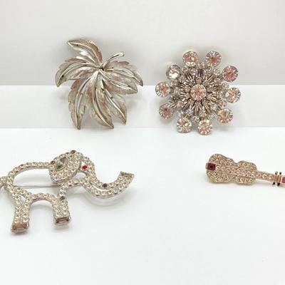 LOT 608: Fashion Jewelry Brooches with Rhinestones
