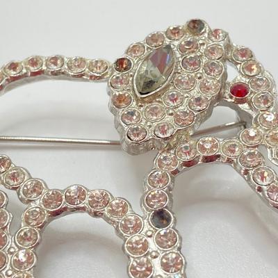 LOT 608: Fashion Jewelry Brooches with Rhinestones