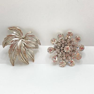 LOT 608: Fashion Jewelry Brooches with Rhinestones