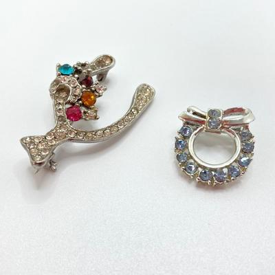 LOT 608: Fashion Jewelry Brooches with Rhinestones
