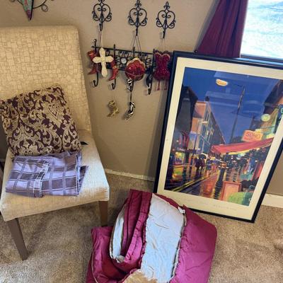 Lot 2: Art & Home Decor