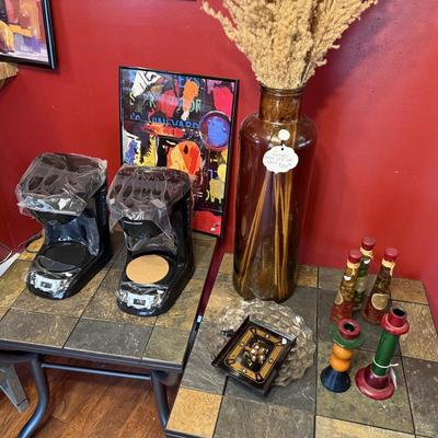 Lot 9: Coffee table, Side tables & home decor