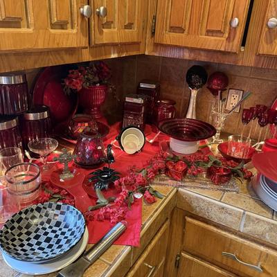 Lot 10: Kitchen Selection