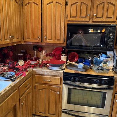 Lot 10: Kitchen Selection