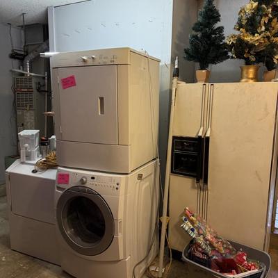 Lot 12: Appliances & decor