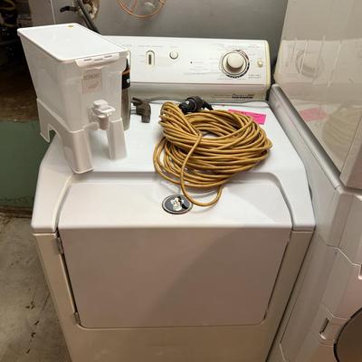 Lot 12: Appliances & decor