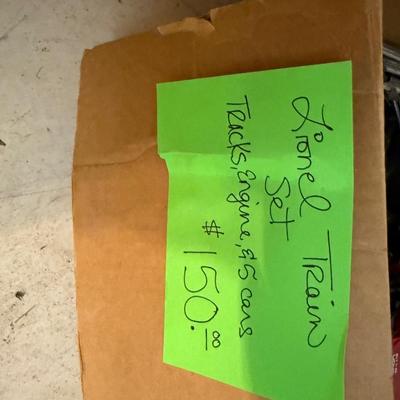Lot 13: Lionel Trains items