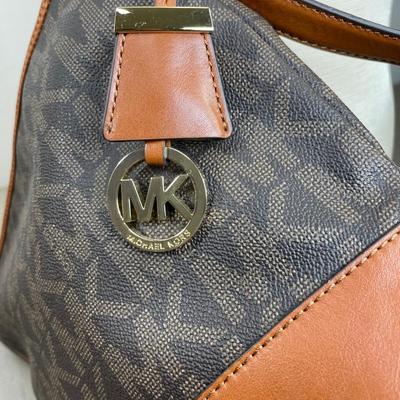 Michael Kors Crossbody with Leather New!