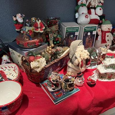 Lot 15: Holiday Selection (left side)