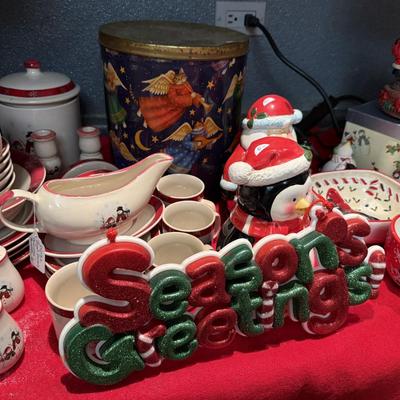 Lot 15: Holiday Selection (left side)