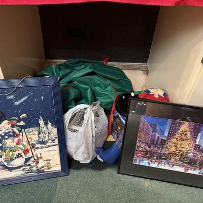 Lot 15: Holiday Selection (left side)