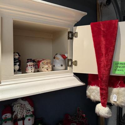 Lot 15: Holiday Selection (left side)