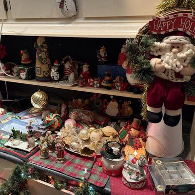 Lot 17: Holiday Selection (right side)