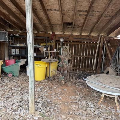 Lot 18: Outside shed selection