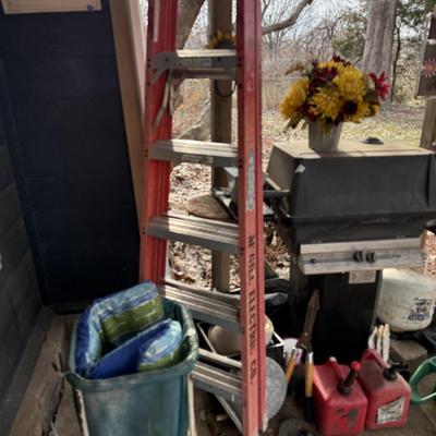 Lot 19: Grill, Ladder & More