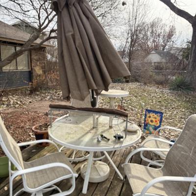 Lot 20: Table & outdoor items