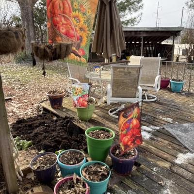 Lot 20: Table & outdoor items