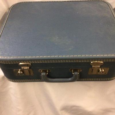 Matching Vintage Suit Case and Makeup Case