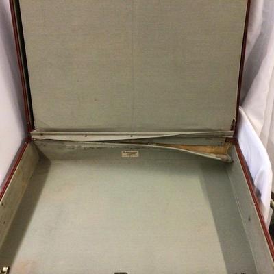 Set of Three Suit Cases