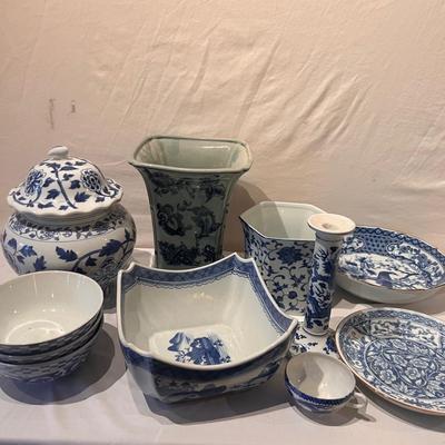 Ginger Jar, Vases & More Blue/White China (LR-RG)