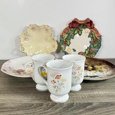 LOT 19D: 1979 Royal Doulton "The Old Balloon Seller" Decorative Plate D6649, 1995 Fitz & Floyd Christmas Cookie Plate,...