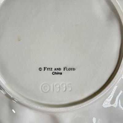 LOT 19D: 1979 Royal Doulton "The Old Balloon Seller" Decorative Plate D6649, 1995 Fitz & Floyd Christmas Cookie Plate,...