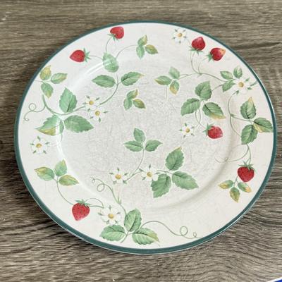 LOT 23D: International Tableworks Strawberry Fair China Plates