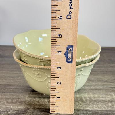 LOT 28D: Lenox Collection: Catherine McClung Riverwood Fish Mugs, French Perle Bowls & Casual Images Diamond Ring Mugs