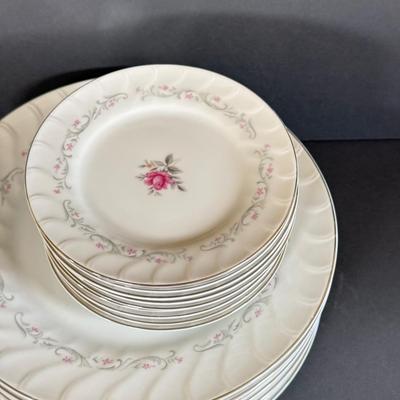 LOT 32D: Royal Swirl Fine China Dish Set