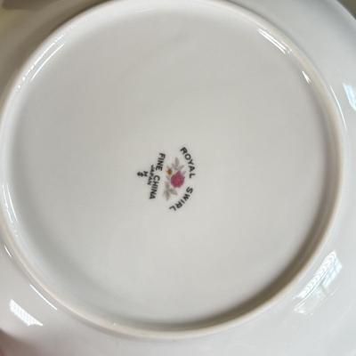 LOT 32D: Royal Swirl Fine China Dish Set