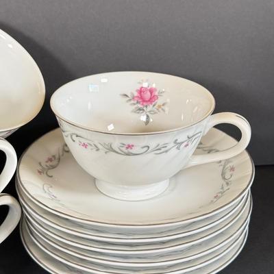 LOT 32D: Royal Swirl Fine China Dish Set