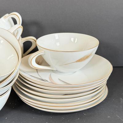 LOT 35D: Sango China Japan Autumn Gold Wheat Dish Set