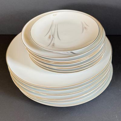 LOT 35D: Sango China Japan Autumn Gold Wheat Dish Set