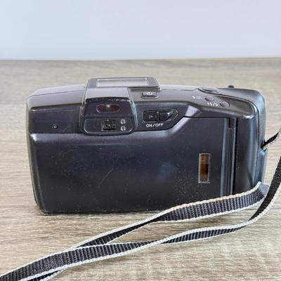 LOT 37D: Vintage Cameras: Kodak Disc 4100 & Minolta ES 35mm Point & Shoot