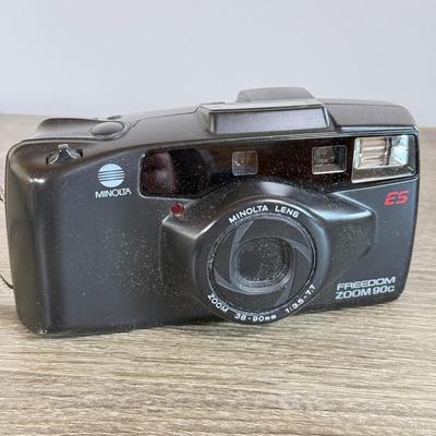 LOT 37D: Vintage Cameras: Kodak Disc 4100 & Minolta ES 35mm Point & Shoot