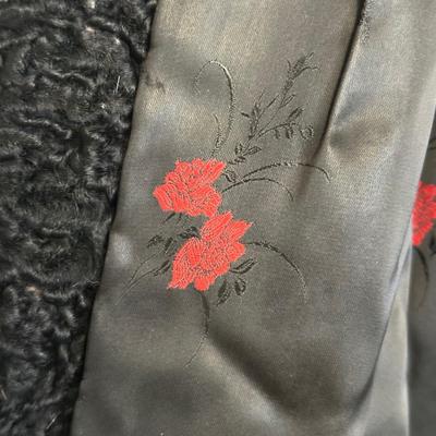 LOT 44G: Vintage Lamb Wool Coat w/ Mink Fur Collar