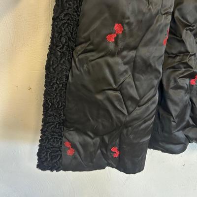 LOT 44G: Vintage Lamb Wool Coat w/ Mink Fur Collar