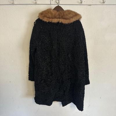 LOT 44G: Vintage Lamb Wool Coat w/ Mink Fur Collar
