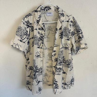 LOT 47G: Vintage Fishing Themed / Hawaiian Shirts & More