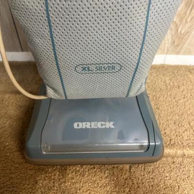 LOT 50B: Oreck XL Silver model U377OHH4