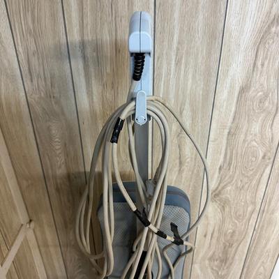 LOT 50B: Oreck XL Silver model U377OHH4